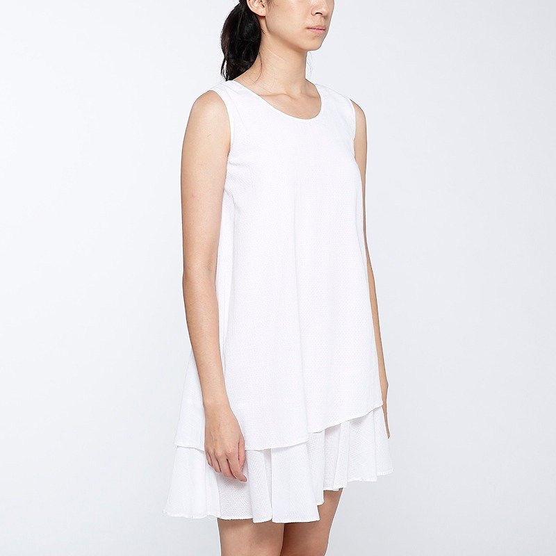 【夏日必备】如同洁白浪沫堆叠, 仿佛海风在喃语 双层飘逸白洋装 - 洋装/连衣裙 - 棉．麻 白色