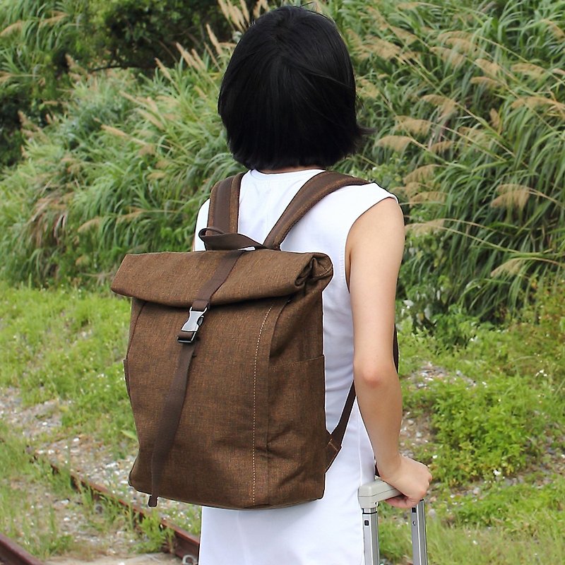轻卷后背包(15寸笔电OK)-咖啡_100453 - 后背包/双肩包 - 棉．麻 咖啡色