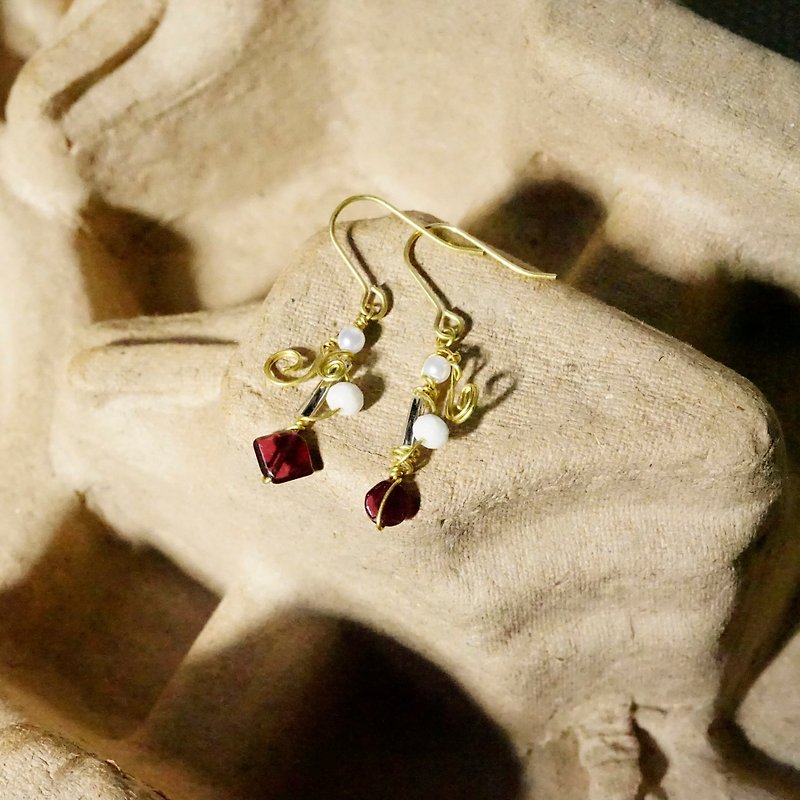 【石榴石】黄铜耳环│ 耳勾l耳夹 - 耳环/耳夹 - 半宝石 红色
