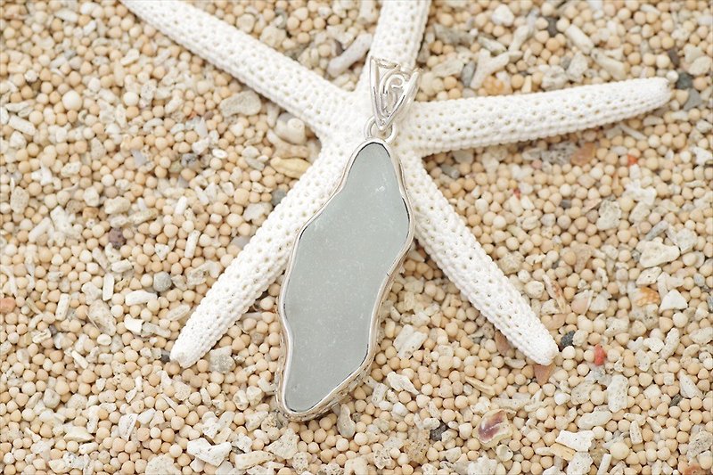 世界に一つ!海の宝石シーグラスのシルバーペンダントトップ - 项链 - 石头 白色