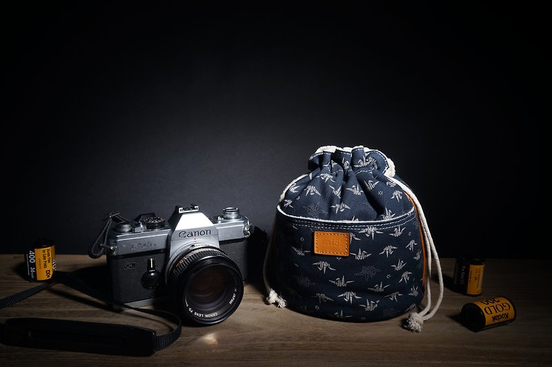 花布相机镜头袋 束口袋 (大) 綟鹤古布 - 相机包/相机袋 - 棉．麻 蓝色