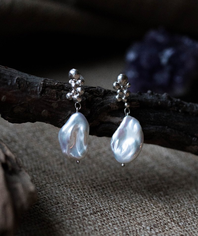 不定形水波珍珠纯银耳环 送礼包装 交换礼物 - 耳环/耳夹 - 纯银 白色