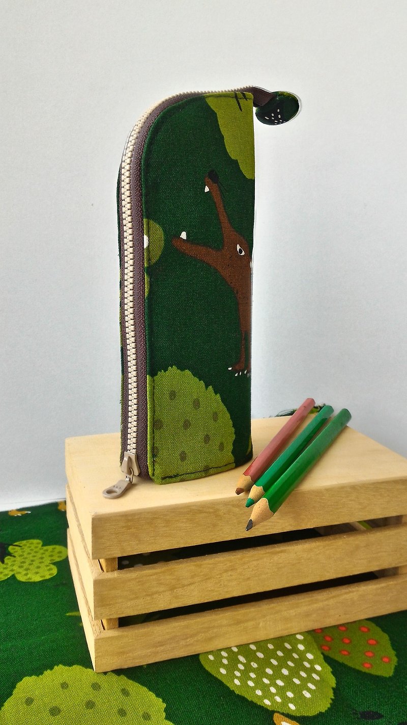 我是大野狼直立式笔袋 毕业 生日 交换礼物 - 铅笔盒/笔袋 - 棉．麻 绿色