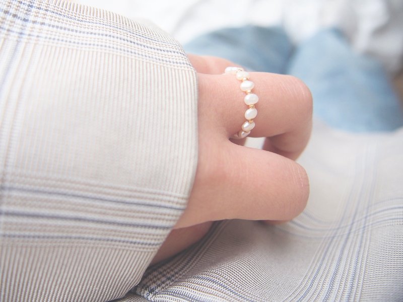 小粒パールのビーズリング　　mini pearl ring　 淡水パール　誕生日　プレゼント - 戒指 - 其他材质 白色