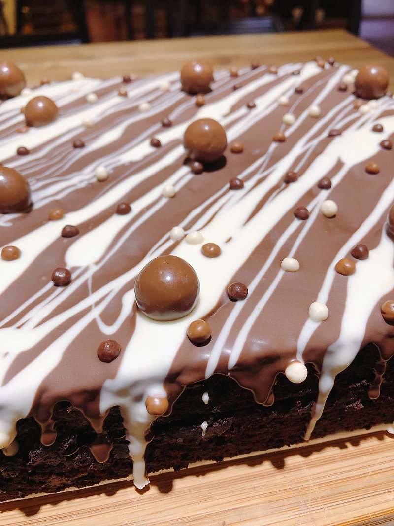 黑熊先生巧克力布朗尼蛋糕 9寸 - 蛋糕/甜点 - 新鲜食材 多色