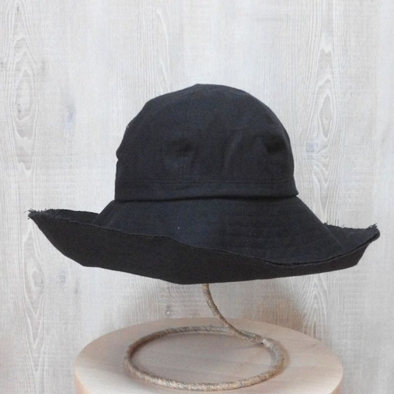 つば広の帽子なのにカジュアル感がうれしいラウンドキャペリーヌ（つば広帽子）(PL1218Black) - 帽子 - 棉．麻 黑色
