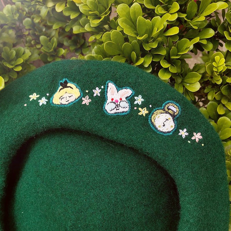 Koko Loves Dessert // 我把青春卖给你 – 刺绣贝蕾帽(爱丽丝与兔子花园) - 帽子 - 羊毛 绿色