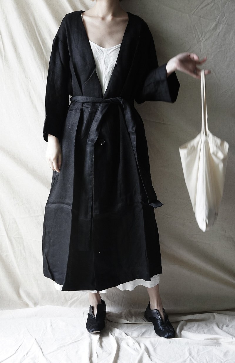 linen coat Black 亚麻黑色系带长风衣外套 - 女装西装外套/风衣 - 棉．麻 黑色