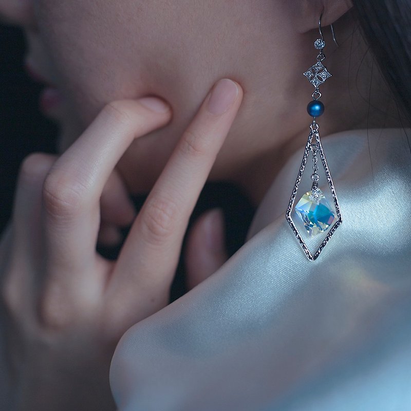 【Psyche·赛姬】 几何多边形变色水晶耳环 抗敏 女友情人节礼物 - 耳环/耳夹 - 水晶 蓝色