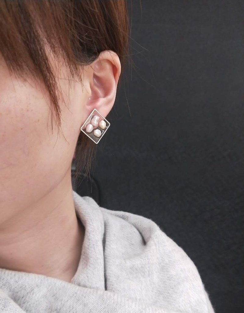 耳环。不规则珍珠方框树脂简约耳针耳夹 - 耳环/耳夹 - 树脂 白色