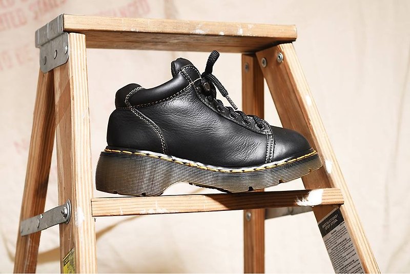 《Dr. Martens Shoes》黑色6eyes work鞋 DMG04 - 芭蕾鞋/娃娃鞋 - 真皮 黑色