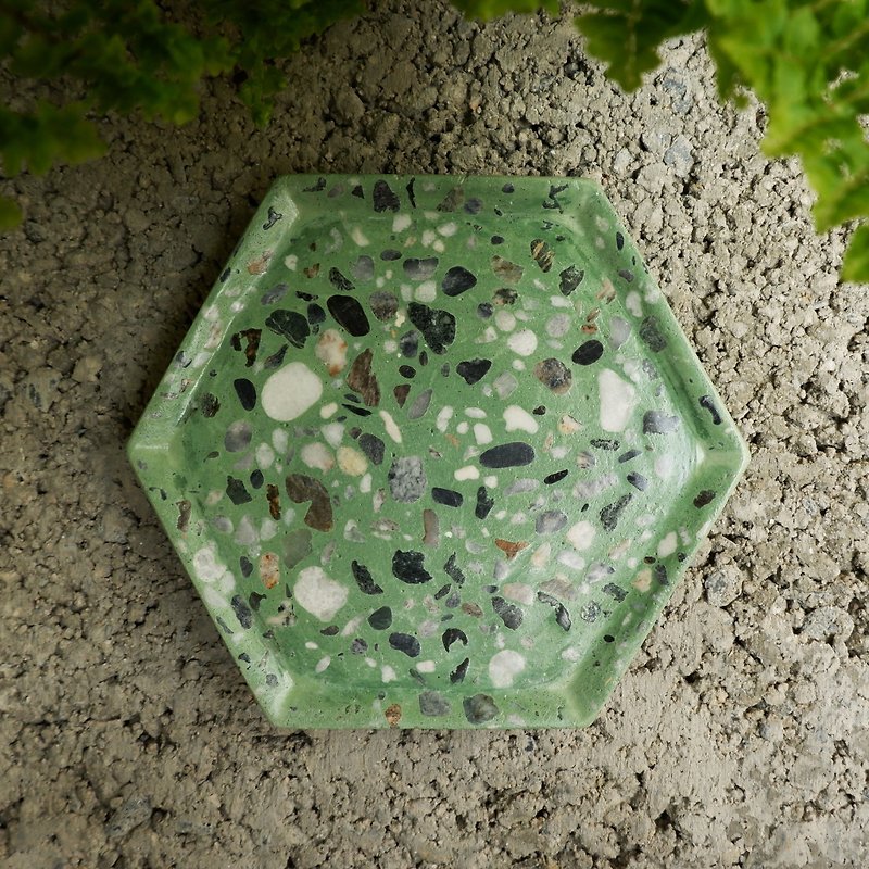 水磨石·磨石计划·磨石置物皿/杯垫-六角(老屋绿)│Good Form - 杯垫 - 水泥 绿色