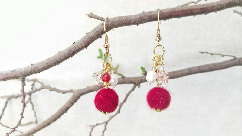 喜洋洋新年耳环  手作羊毛毡 红玛瑙珍珠 可改耳夹 - 耳环/耳夹 - 羊毛 红色