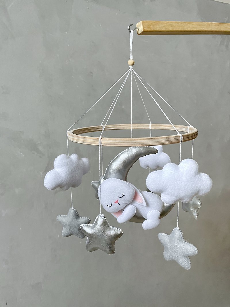林地婴儿床戴尔兔子 嬰儿床床铃灰色和银色 毛毡床铃中性 - 玩具/玩偶 - 其他材质 银色