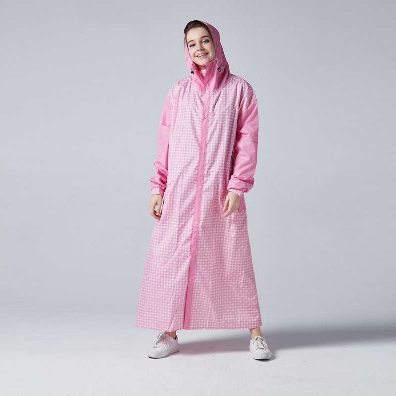 BAOGANI宝嘉尼 B06 千鸟格背包客雨衣(粉红) - 雨伞/雨衣 - 防水材质 粉红色