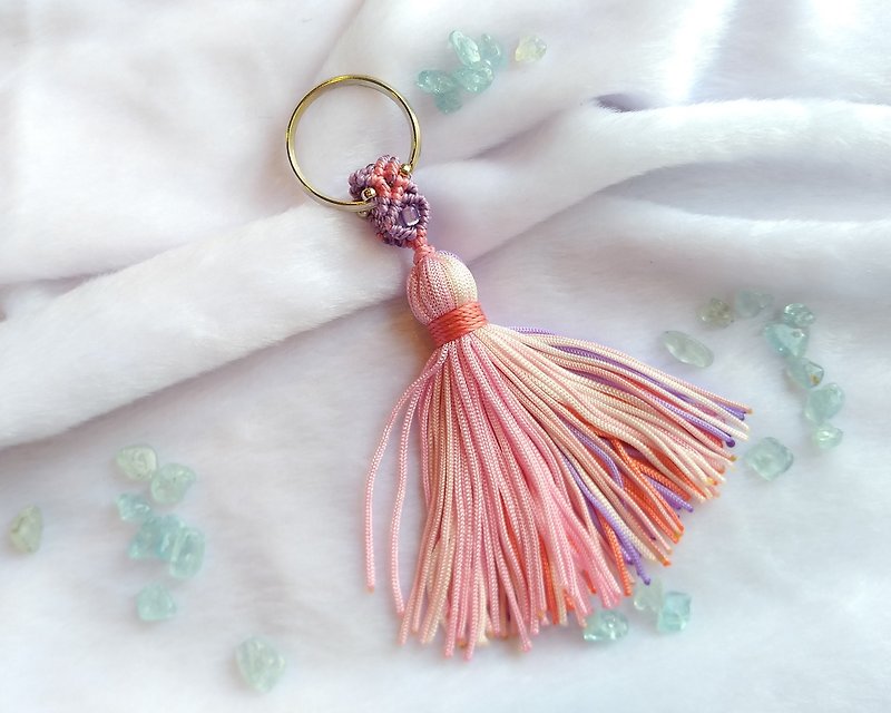C011-手工编织串珠钥匙圈 少女粉红小流苏 - 钥匙链/钥匙包 - 尼龙 粉红色