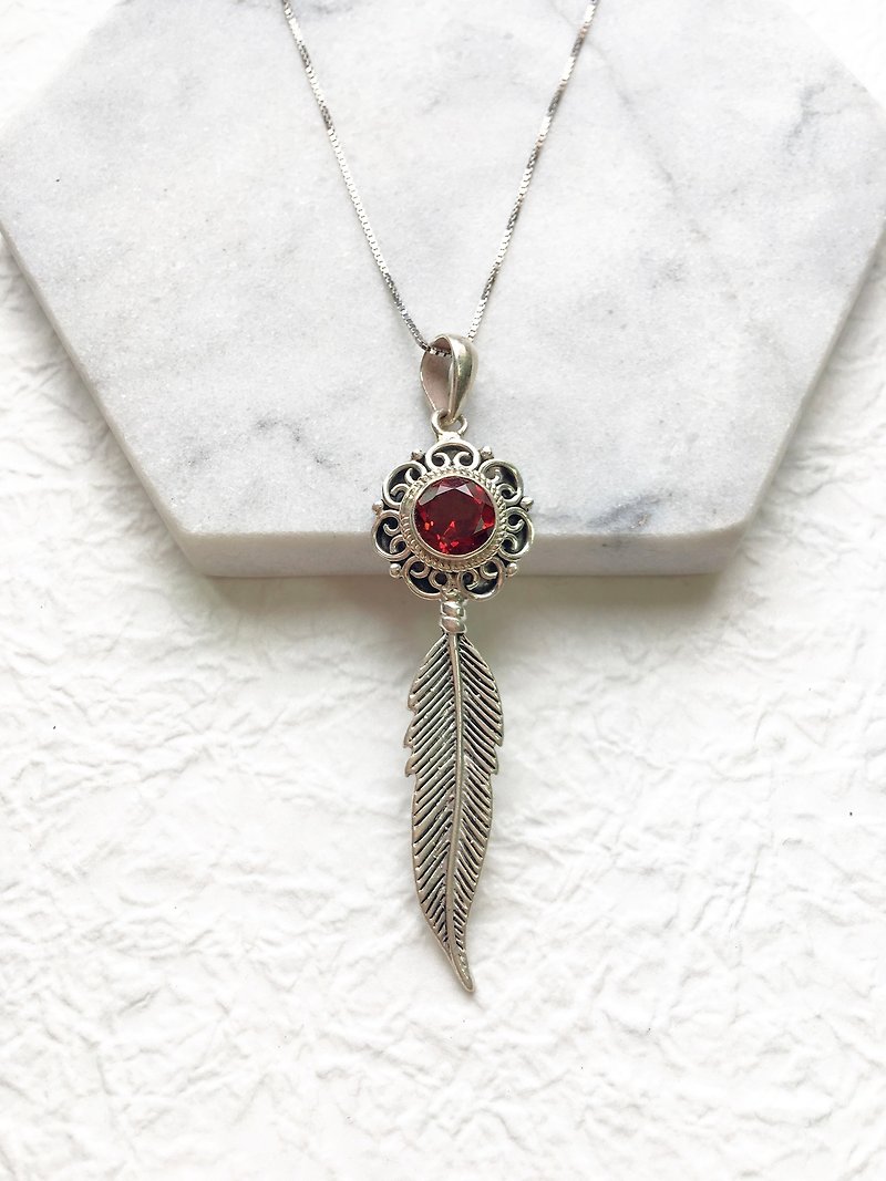 石榴石925纯银花朵羽毛项链 尼泊尔手工镶嵌制作 - 项链 - 宝石 红色