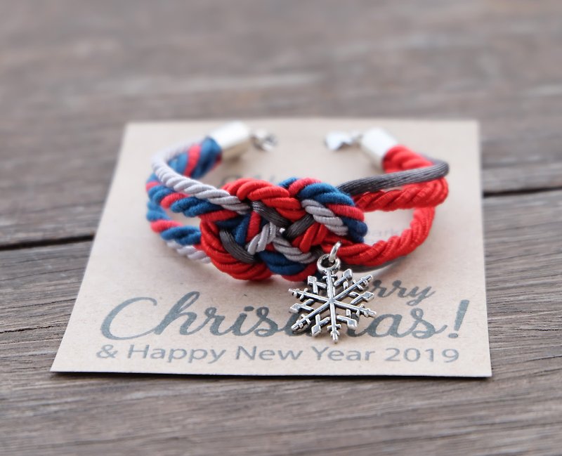 Infinity knot Snowflake bracelet in red charcoal light gray - Christmas bracelet - 手链/手环 - 其他材质 绿色