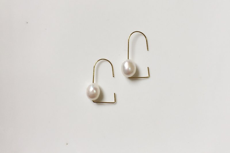 勾 珍珠造型耳环 - 耳环/耳夹 - 其他金属 白色