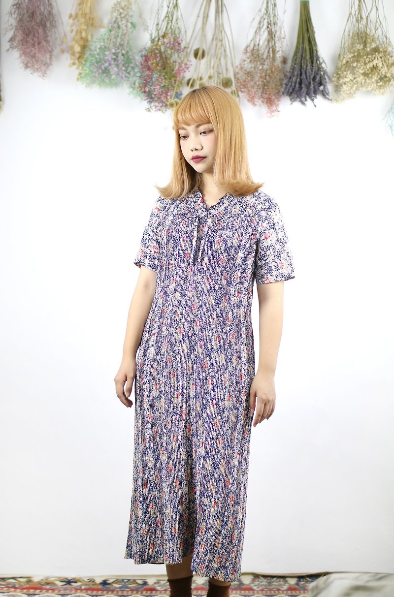 Back to Green:: 细节小百折 满版花卉 vintage dress (DS-01) - 洋装/连衣裙 - 丝．绢 