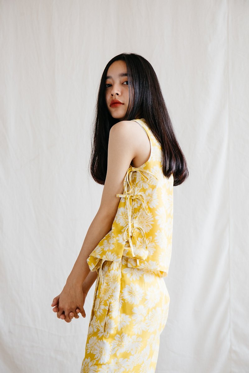 Tie Side Camisole Top in Yellow Blossom (Limited) - 女装背心 - 棉．麻 黄色