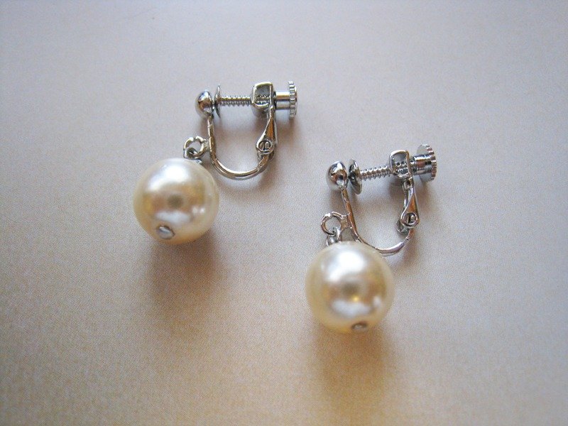 Czech Glass Pearl Earrings / E : Cream Bridal* - 耳环/耳夹 - 玻璃 白色