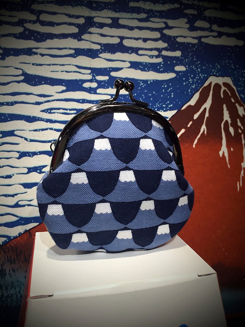 富士山/零钱包/口金包/日本浮世绘富士山小口金包 - 零钱包 - 棉．麻 蓝色