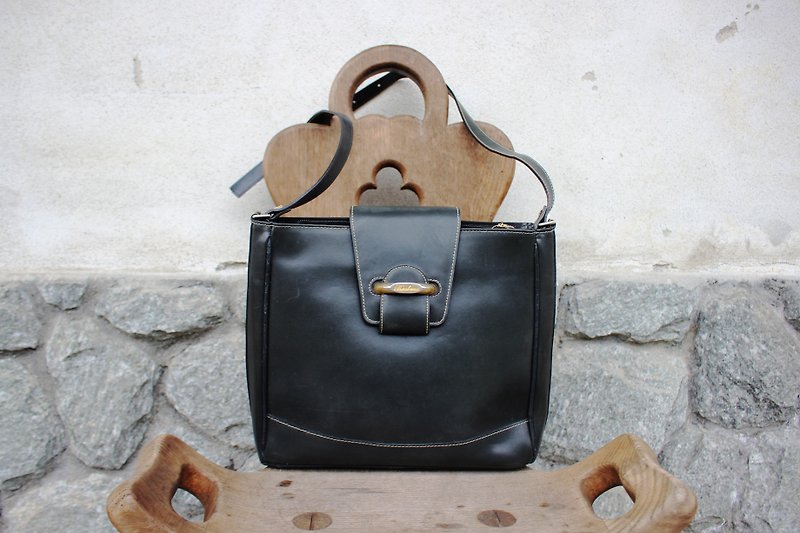 (Vintage皮包)(意大利制里标)BARBARA品牌黑色肩背方包皮包(Made in Italy)(精致复古花纹内里)B191(生日礼物情人节礼物) - 侧背包/斜挎包 - 真皮 黑色