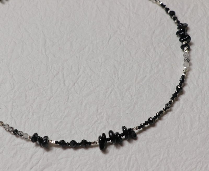Spinel necklace—漫漫夏夜 I 天然矿石项链 - 项链 - 宝石 黑色
