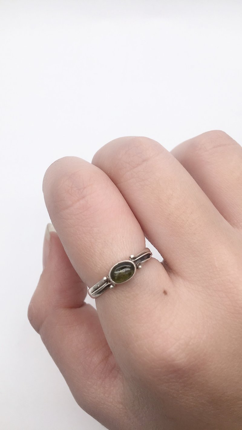 绿碧玺925纯银戒指 尼泊尔手工镶嵌制作 - 戒指 - 宝石 绿色
