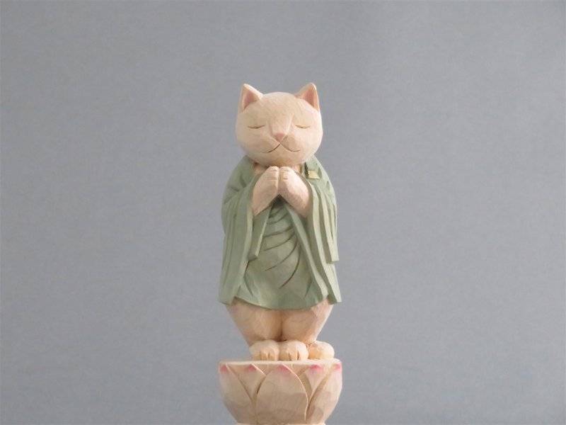 木彫りの立った合掌猫　袈裟を着た猫仏さま　仏像ねこ - 摆饰 - 木头 绿色
