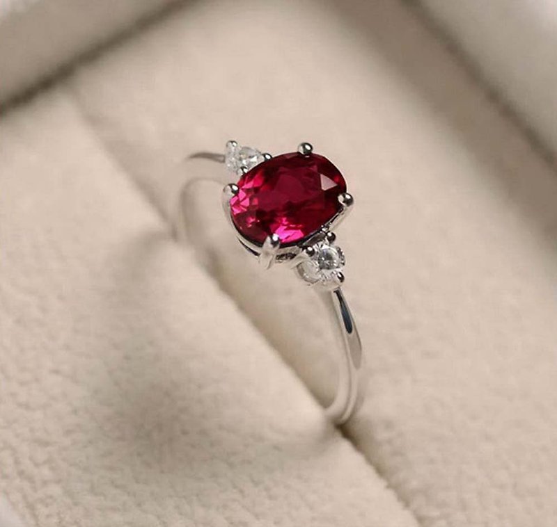 银戒指，红红宝石，9 x 7 毫米，结婚戒指或生日戒指。 - 戒指 - 纯银 红色