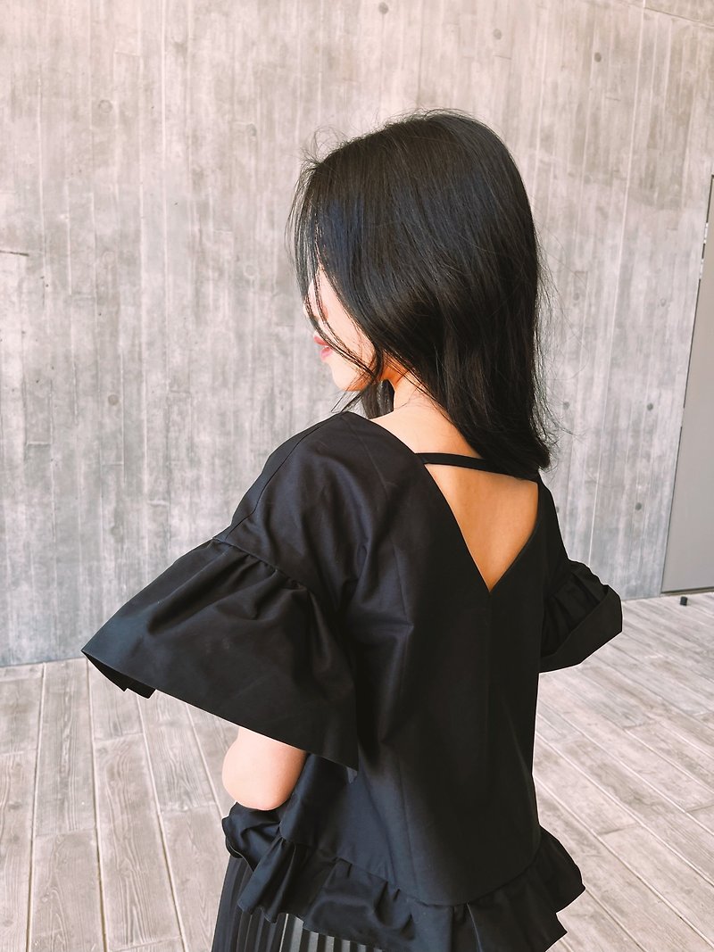 V- shape with strap& square collar ruffle top - 女装上衣 - 聚酯纤维 黑色