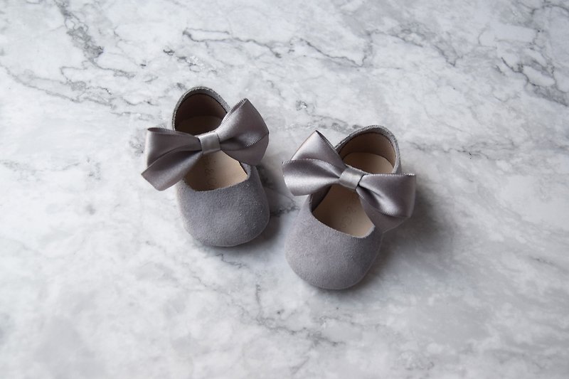 灰色婴儿鞋 弥月礼盒 满月礼 女宝宝礼物 婴儿礼物 学步鞋 花童鞋 - 婴儿鞋 - 真皮 灰色