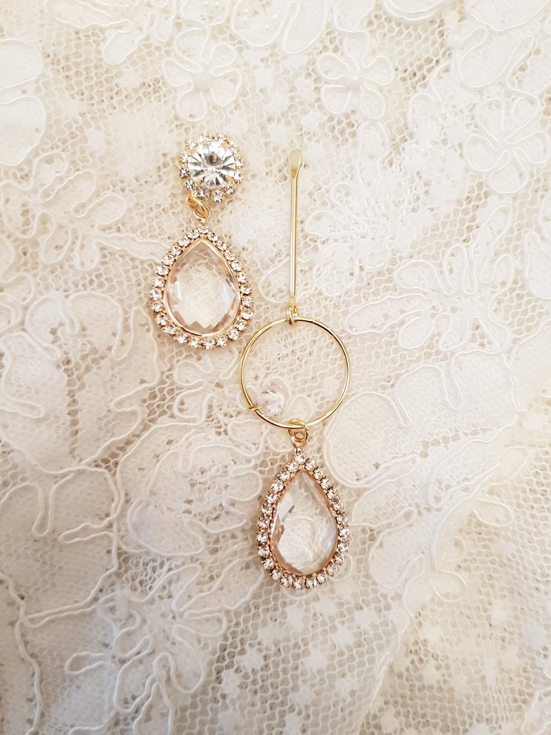  two different earrings with high polish clear teardrop crystal c - 耳环/耳夹 - 银 