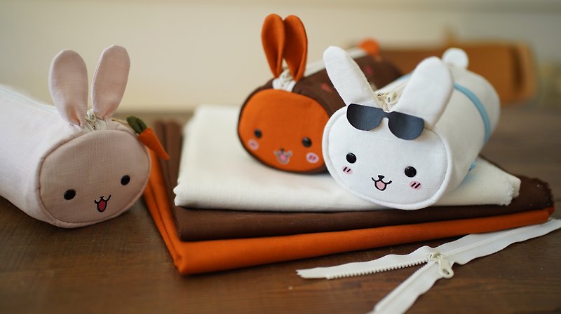 四季兔兔开学笔袋大容量拉链笔袋 定制化笔袋 - 铅笔盒/笔袋 - 棉．麻 