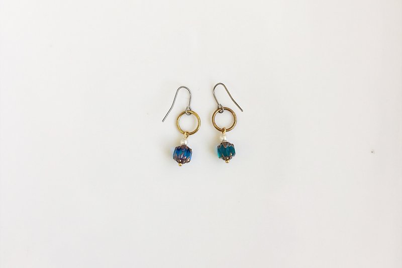 绮丽之雀 黄铜造型耳环 - 耳环/耳夹 - 宝石 蓝色