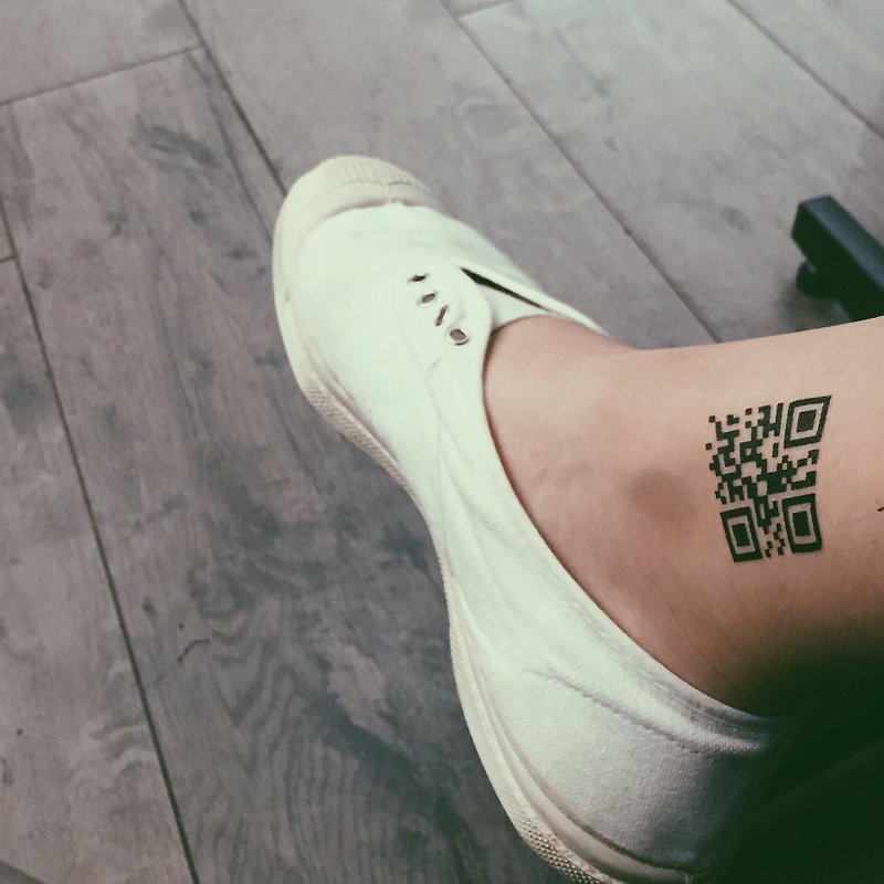 OhMyTat 脚腕位置QR 二维码刺青图案纹身贴纸 (2枚) - 纹身贴 - 纸 黑色