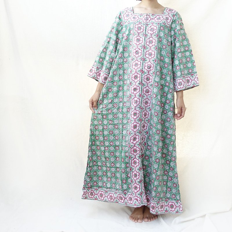 BajuTua /古着/ 70's 嬉皮逸品 巴基斯坦手工盖染 绿砖花连身长裙 - 洋装/连衣裙 - 棉．麻 