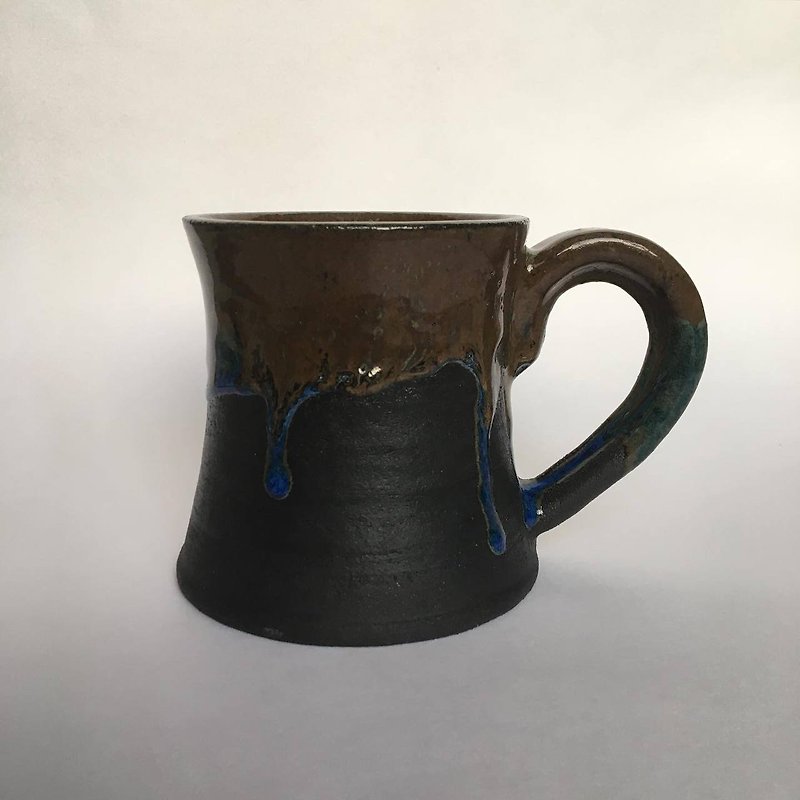 Brown, blue and black glazed stoneware mug - 咖啡杯/马克杯 - 陶 咖啡色
