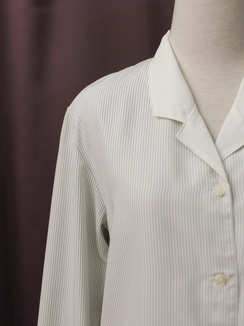 复古清新简约条纹宽松V领白色长袖古着衬衫 Vintage Blouse - 女装衬衫 - 聚酯纤维 白色