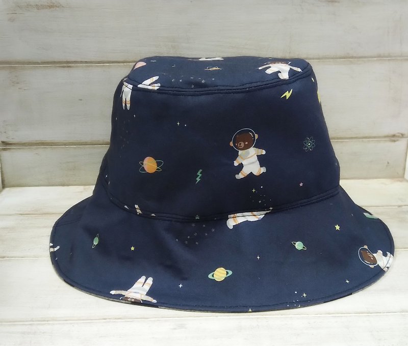星球 太空熊 灰绿色大圆点双面渔夫帽 遮阳帽 - 帽子 - 棉．麻 蓝色