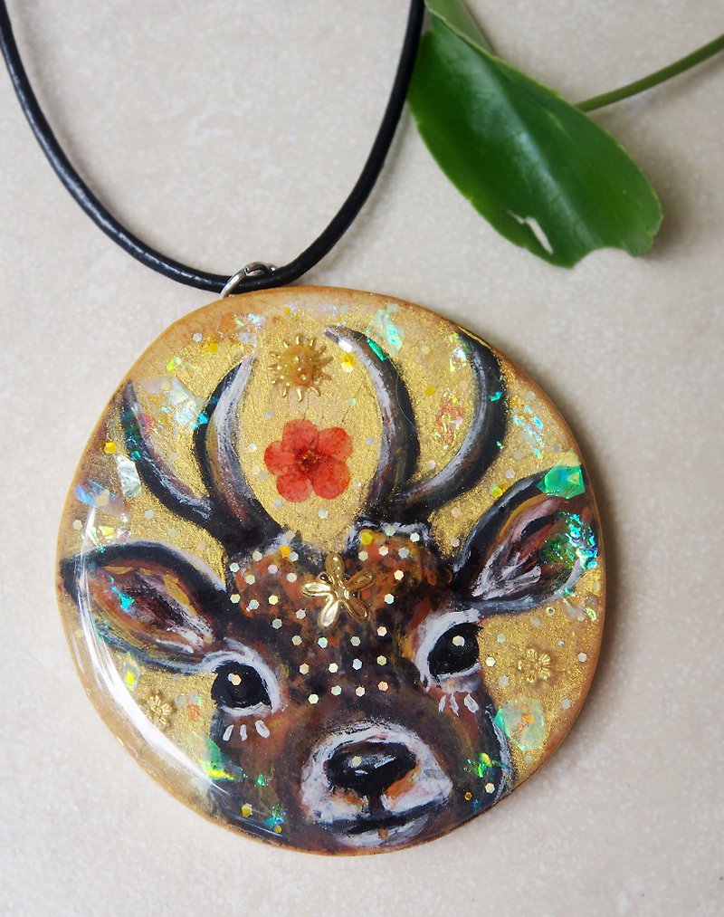 Deer : Spirit animal hand-painted wooden necklace - 颈链 - 木头 咖啡色