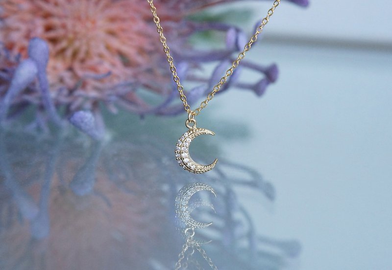 【14KGF】Dainty CZ Crescent Moon Necklace - 项链 - 玻璃 金色