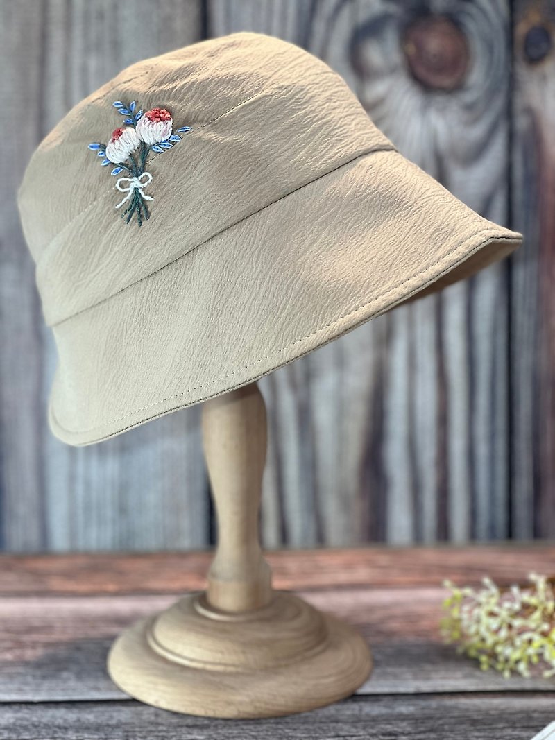 Pinkoi 原创设计帽子新款手工刺绣帽子 - 帽子 - 其他人造纤维 卡其色