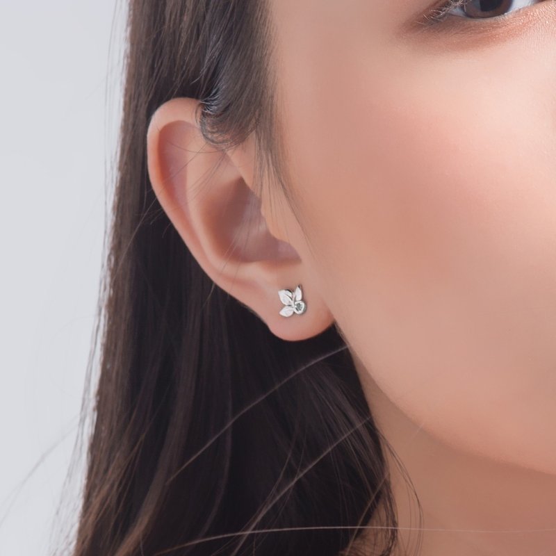 Rosebell Leaf Earring with White Zircon - 耳环/耳夹 - 半宝石 银色