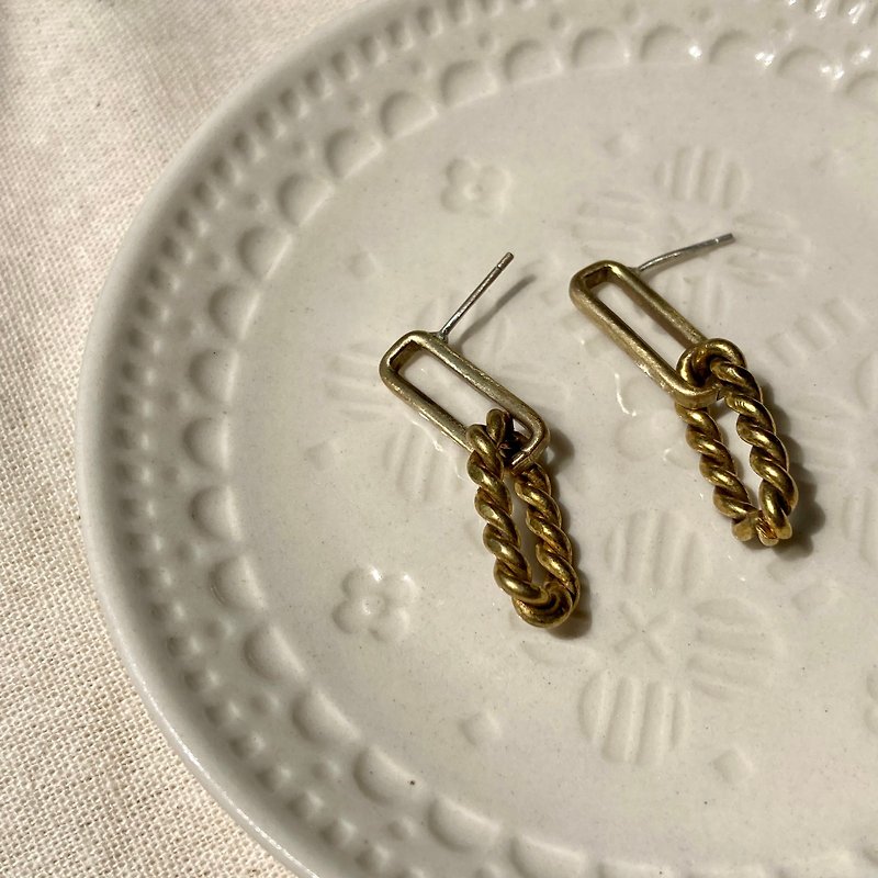 老林杂货 | 黄铜锁链设计耳环 (针式 / 夹式) - 耳环/耳夹 - 铜/黄铜 金色