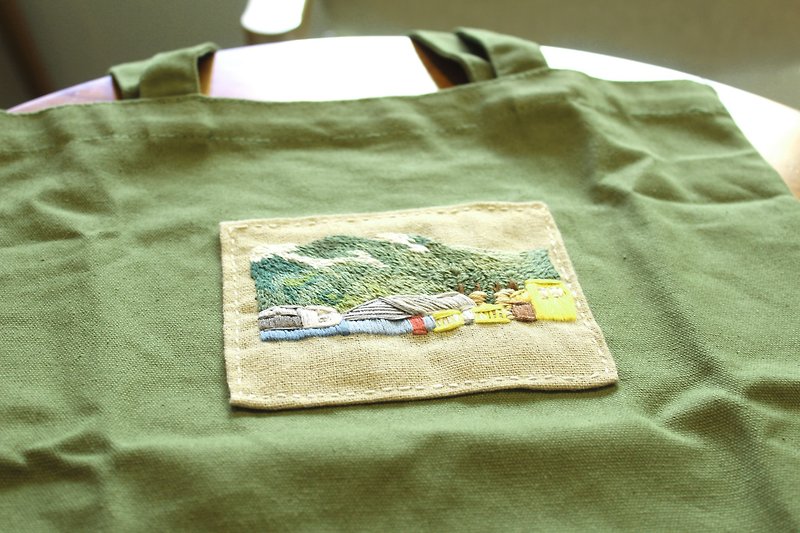 刺绣A4手提袋-吉安乡 - 手提包/手提袋 - 棉．麻 绿色