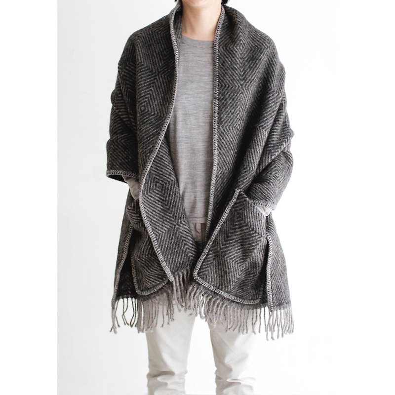 MARIA羊毛口袋披肩 (深灰条纹) - 围巾/披肩 - 羊毛 灰色