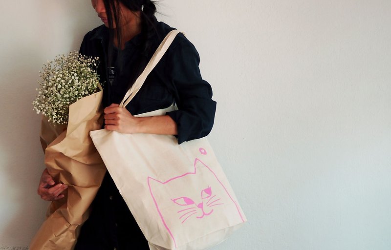 Tote bag WITH  CAT IN  LOVE. - 手提包/手提袋 - 棉．麻 粉红色